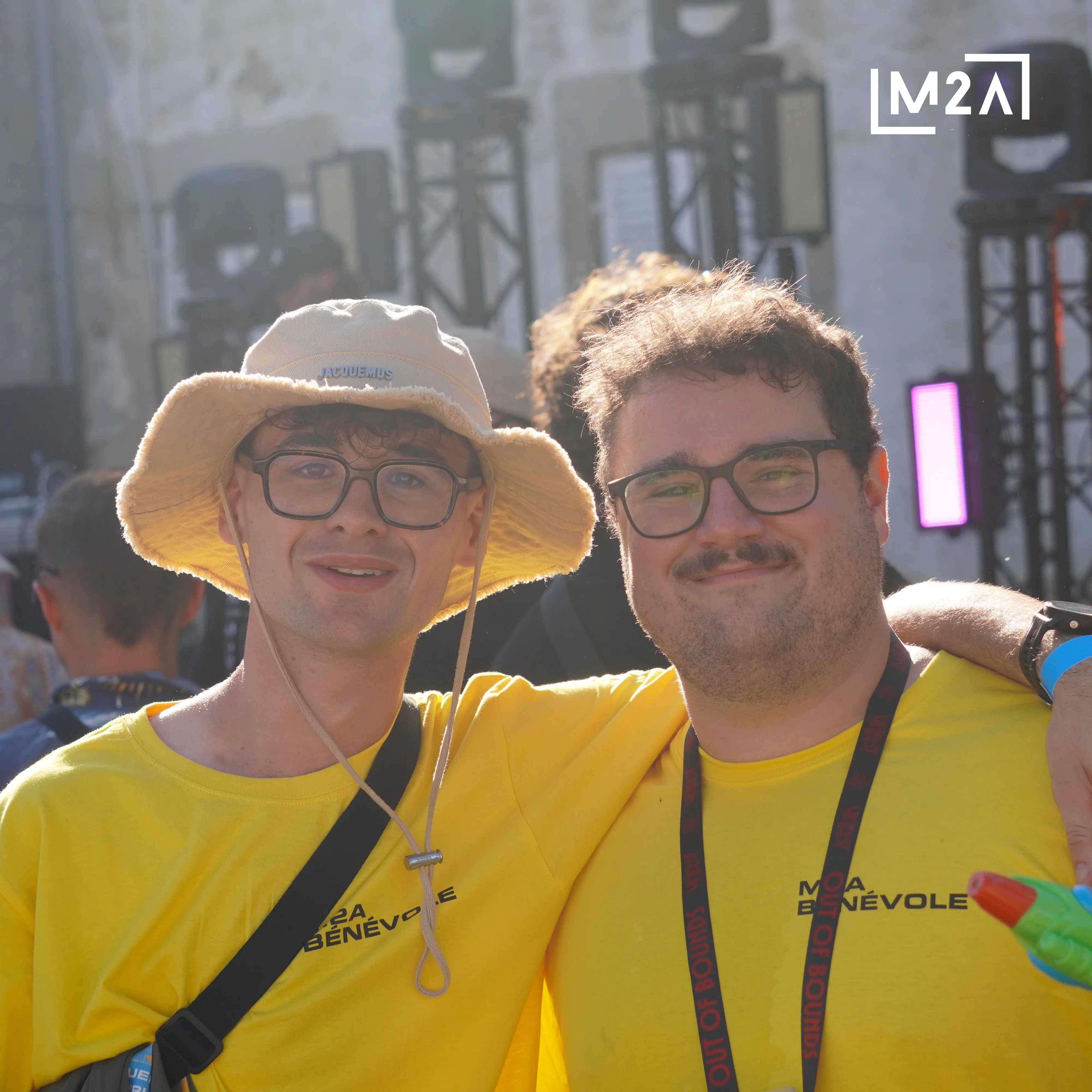 Équipe de bénévoles du M2A Festival pendant l’organisation